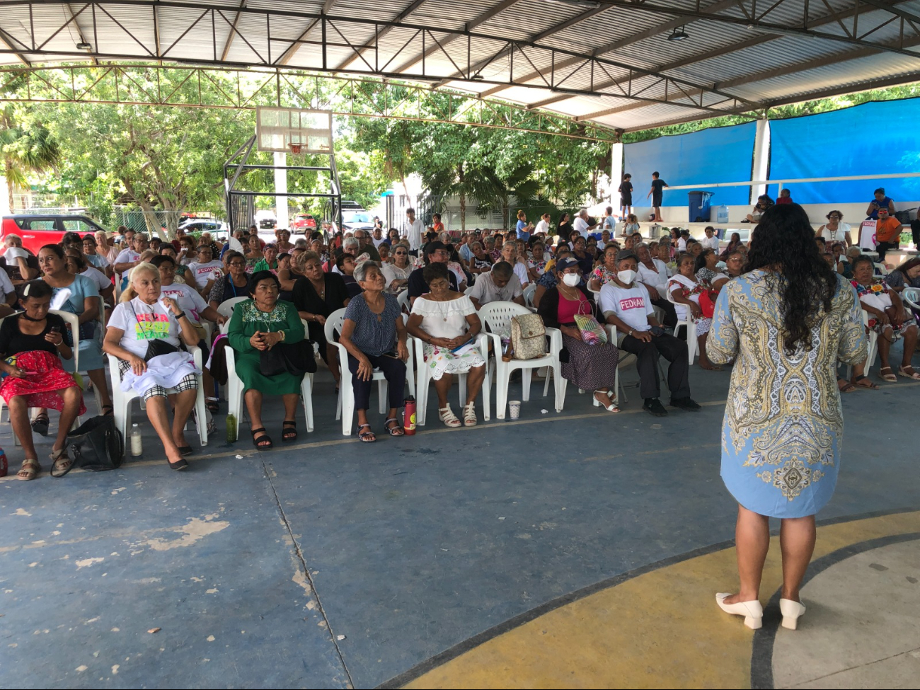 El evento incluyó pláticas sobre derechos humanos y una rifa de regalos.