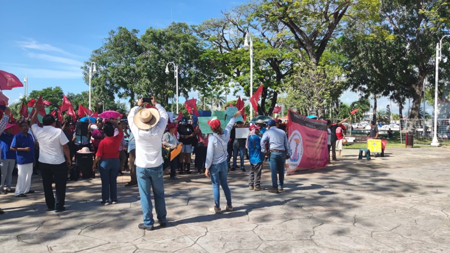 El grupo de Antorcha Campesina asegura que 3,000 familias podrían perder sus viviendas