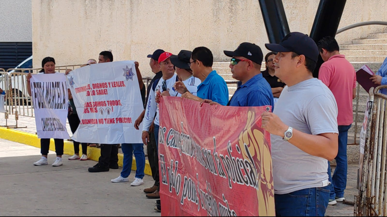 Expolicías protestan en Campeche, exigen derechos y reconocimiento