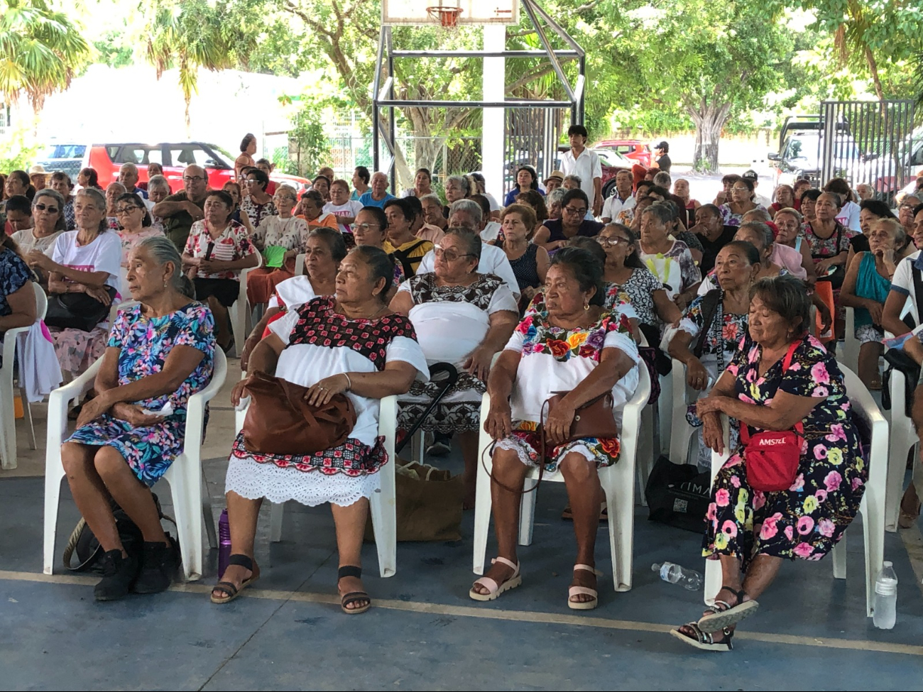 La señora Teresita B., de 74 años, compartió su historia de vida y los desafíos que enfrenta.