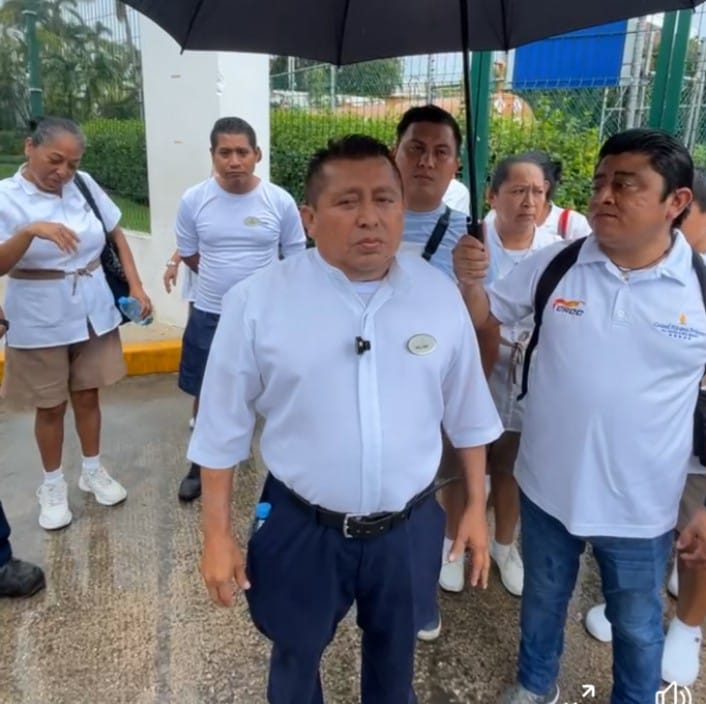 Trabajadores de hotel en la Riviera Maya realizan paro por irregularidades