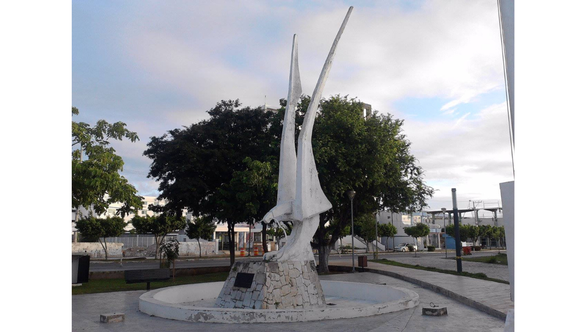 En la Plaza de la República, simboliza la libertad y el espíritu indomable de Campeche.