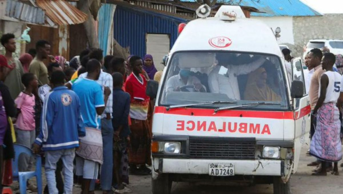 Al menos 32 personas murieron y más de 60 resultaron heridas debido a un atentado terrorista en una playa cercana a Mogadiscio, capital de Somalia