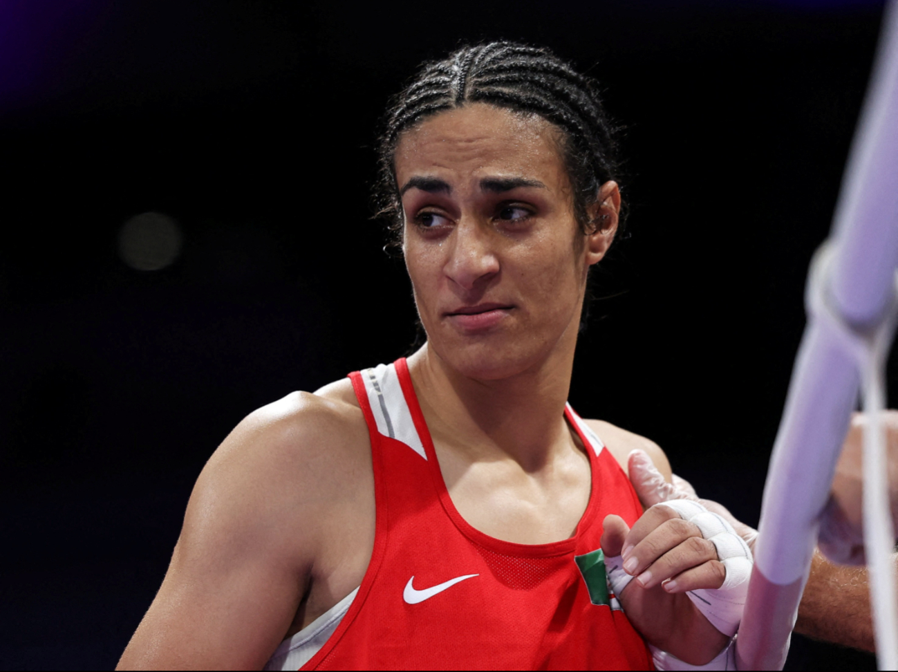 Imane Khelif rompe en llanto tras conseguir pase a Semifinales en París 2024: VIDEO