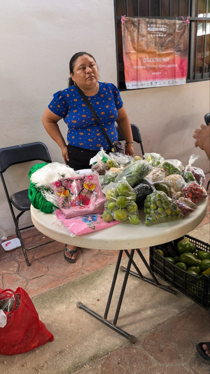 El tianguis seguirá abierto el viernes hasta las 3 pm