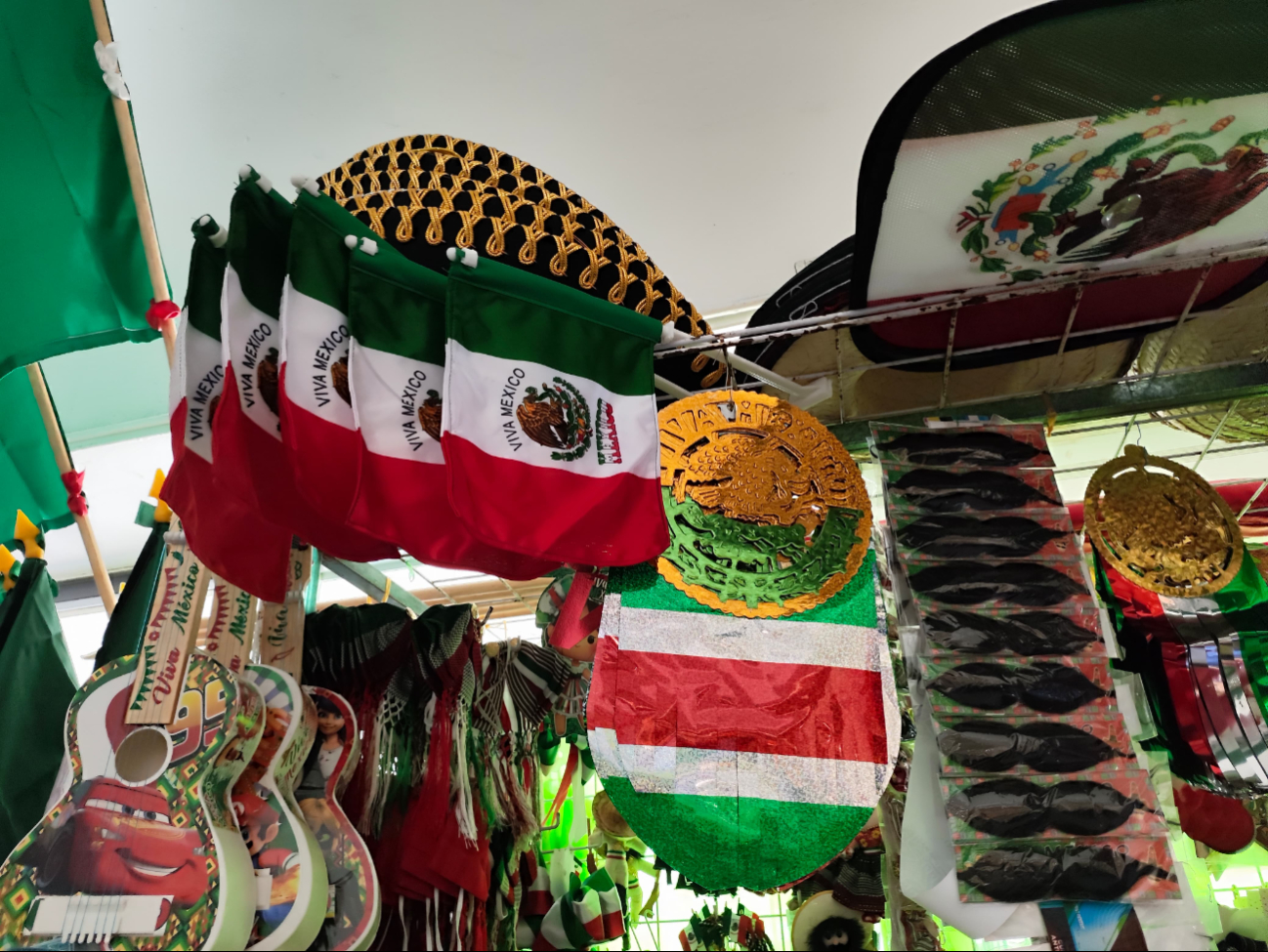 Ciudad del Carmen se llena de colores patrios 