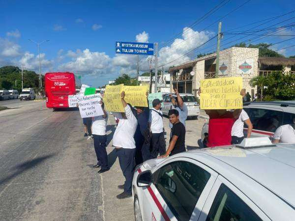  Taxistas  protestan por la liberación del  líder sindical en Tulum 