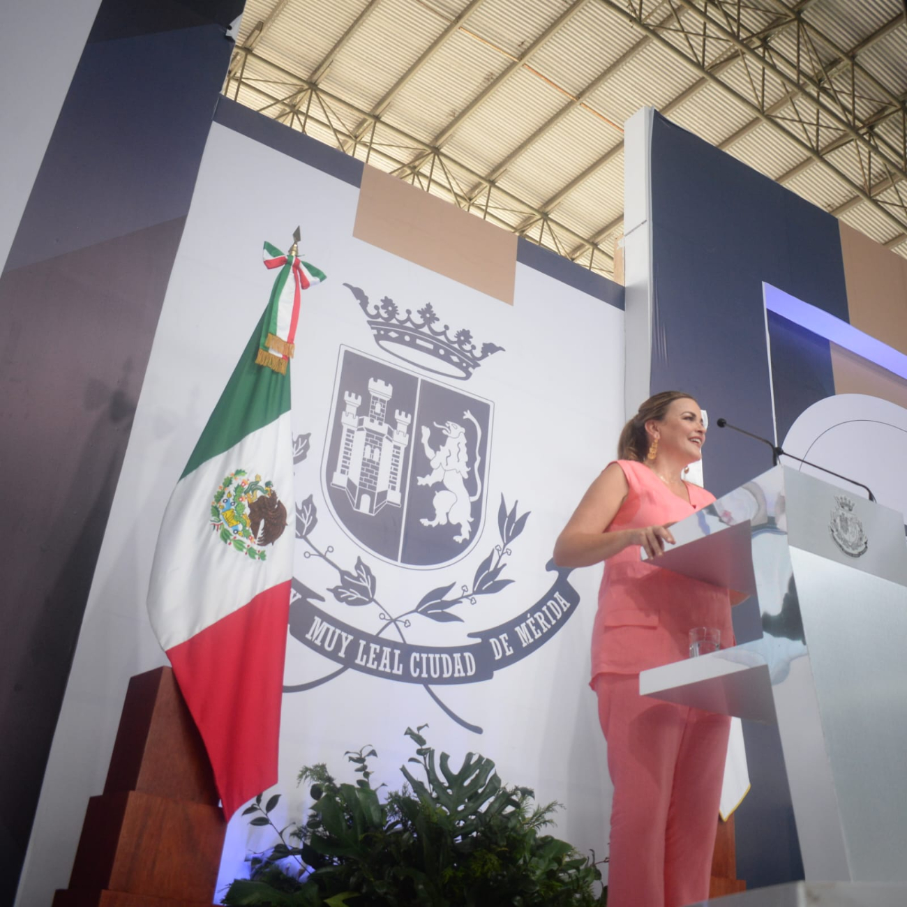 Así fue como Cecilia Patrón tomó protesta como alcaldesa de Mérida, Yucatán