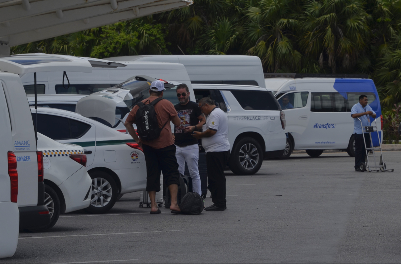 Llaman los hoteleros a sus huéspedes a salir de manera anticipada para evitar la manifestación prevista por los taxistas