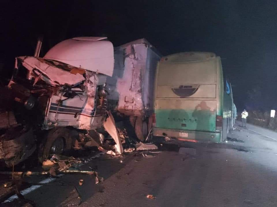 Fatal accidente en la Escárcega–Villahermosa cobra la vida de varias personas  