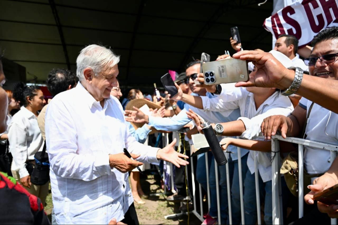 AMLO en Sayula de Alemán