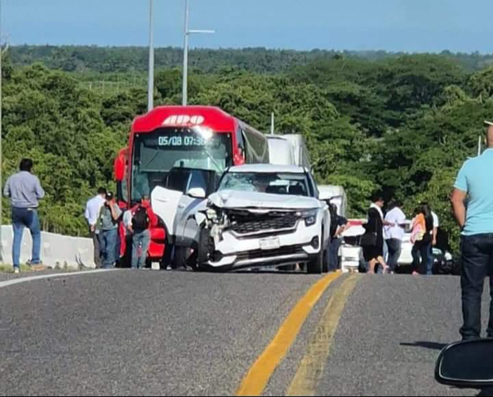 Por segundo día consecutivo se registró un aparatoso accidente automovilístico sobre la vía Federal 180