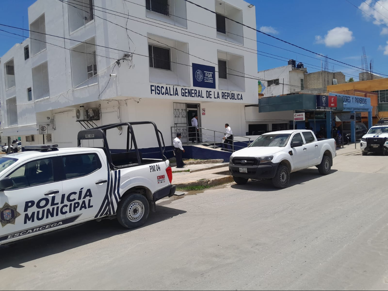 Menor de edad la hacía de "pollero", transportaba 27 migrantes; fue detenido en Escárcega 