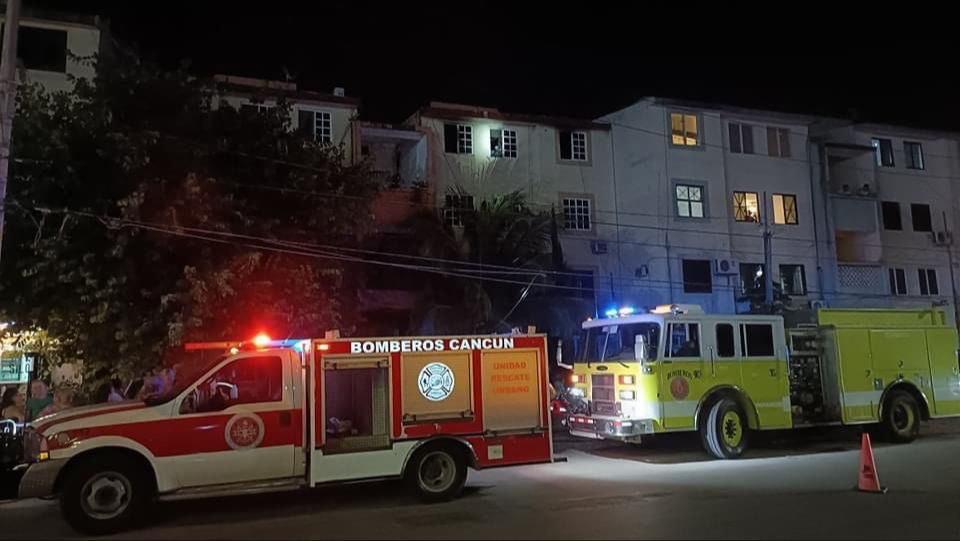 Se incendia departamento de un edificio en la Supermanzana 48 de Cancún