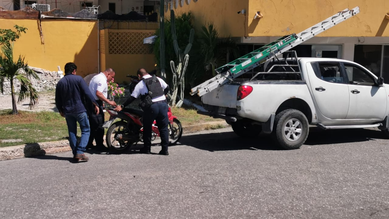 El accidente ocurrió cuando una camioneta Mitsubishi les cortó la circulación en la avenida Malecón de la Caleta.