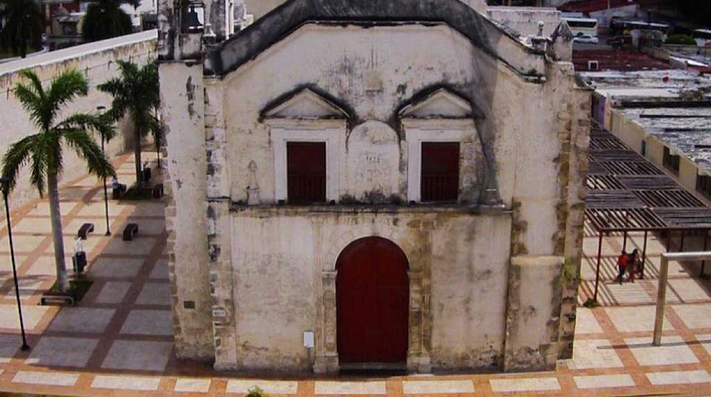 La Iglesia de San Juan de Dios, construida en 1675, originalmente funcionó como hospital.