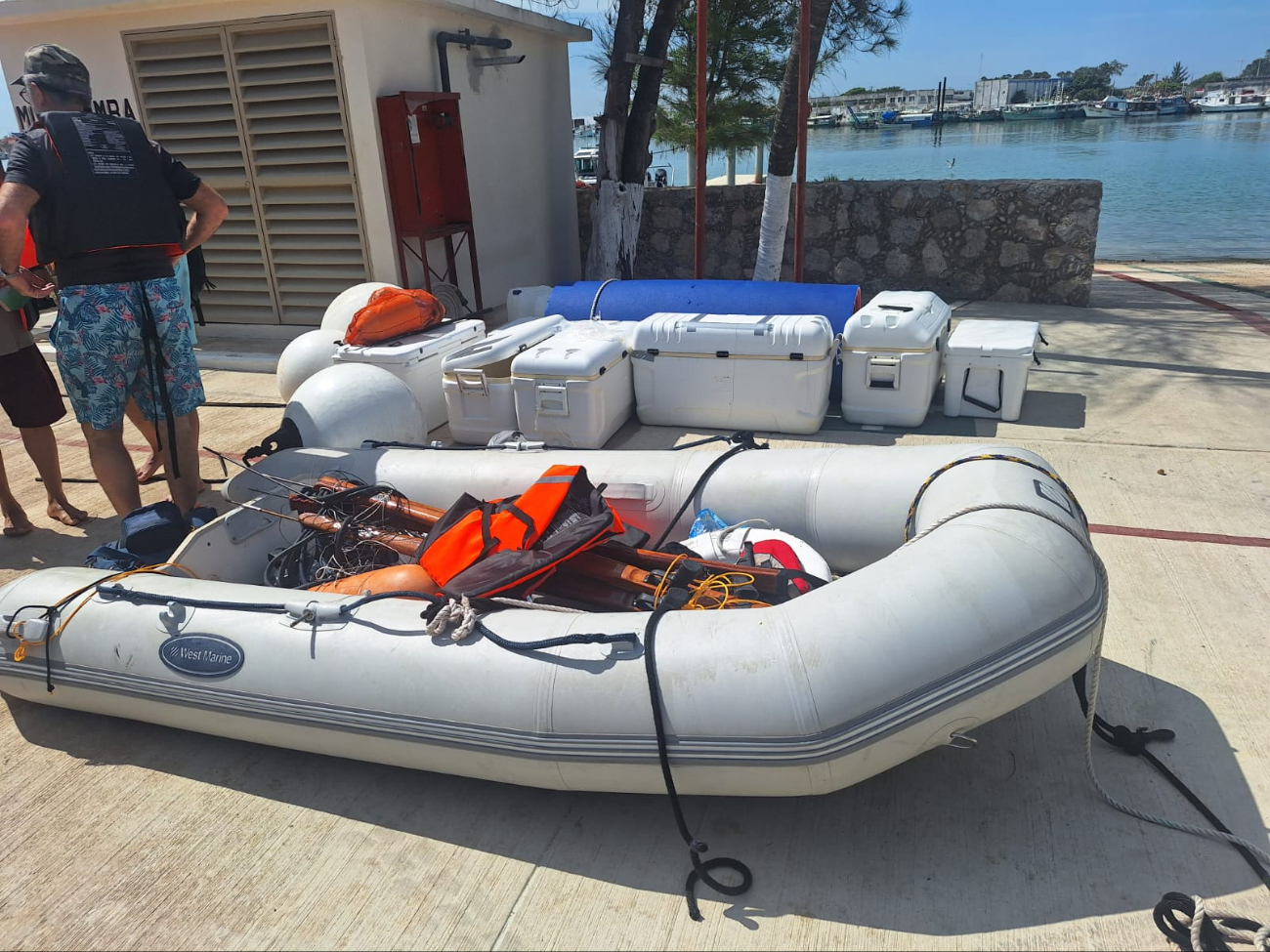 La Marina rescató a los turistas en el mar de Progreso