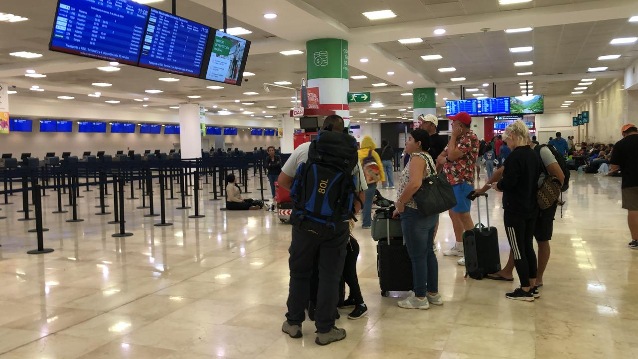 Aeropuerto de Cancún registra  poca afluencia de viajeros   