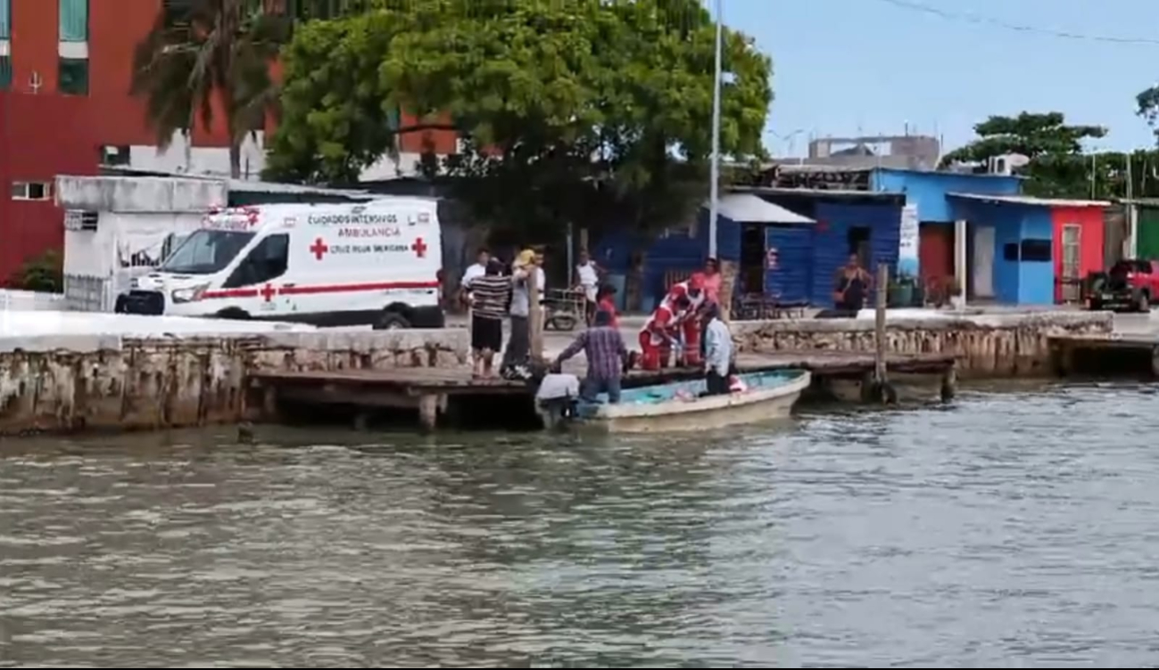 Una mujer la cual dio a luz a mitad del mar procedente desde palizada.