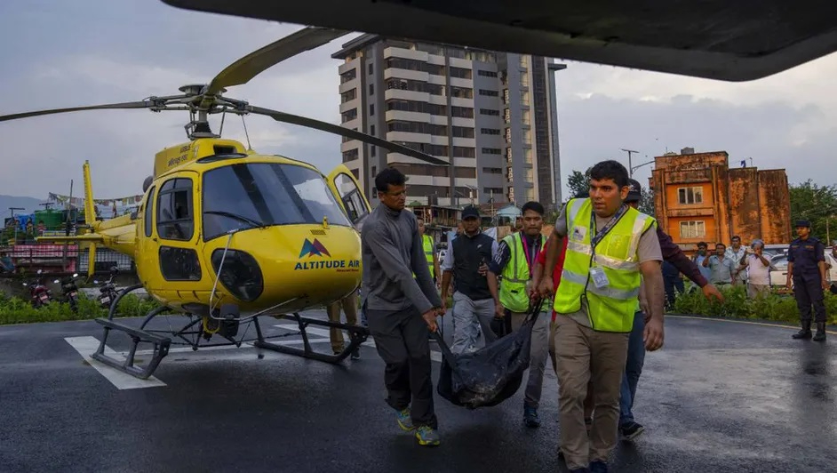 Accidente de helicóptero en Nepal deja al menos 5 personas muertas