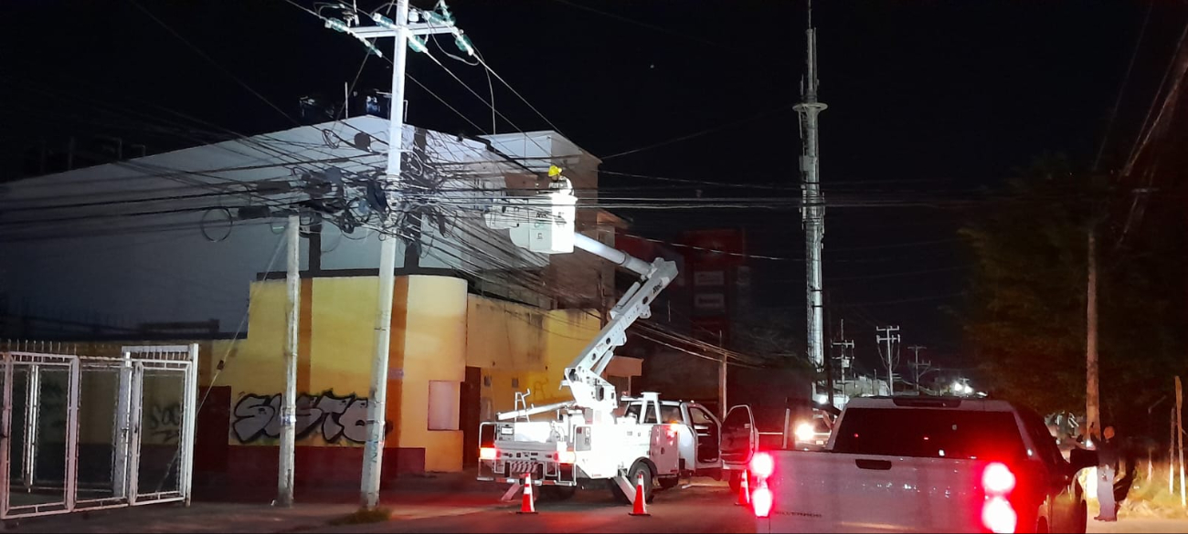 Más de 100 familias de Cancún se quedan sin luz tras la explosión de un transformador