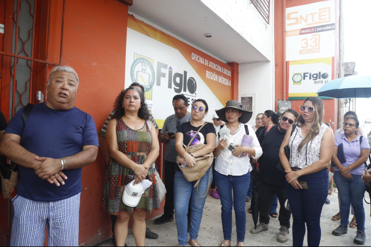 Maestros del SNTE exigen que se atiendan sus denuncias