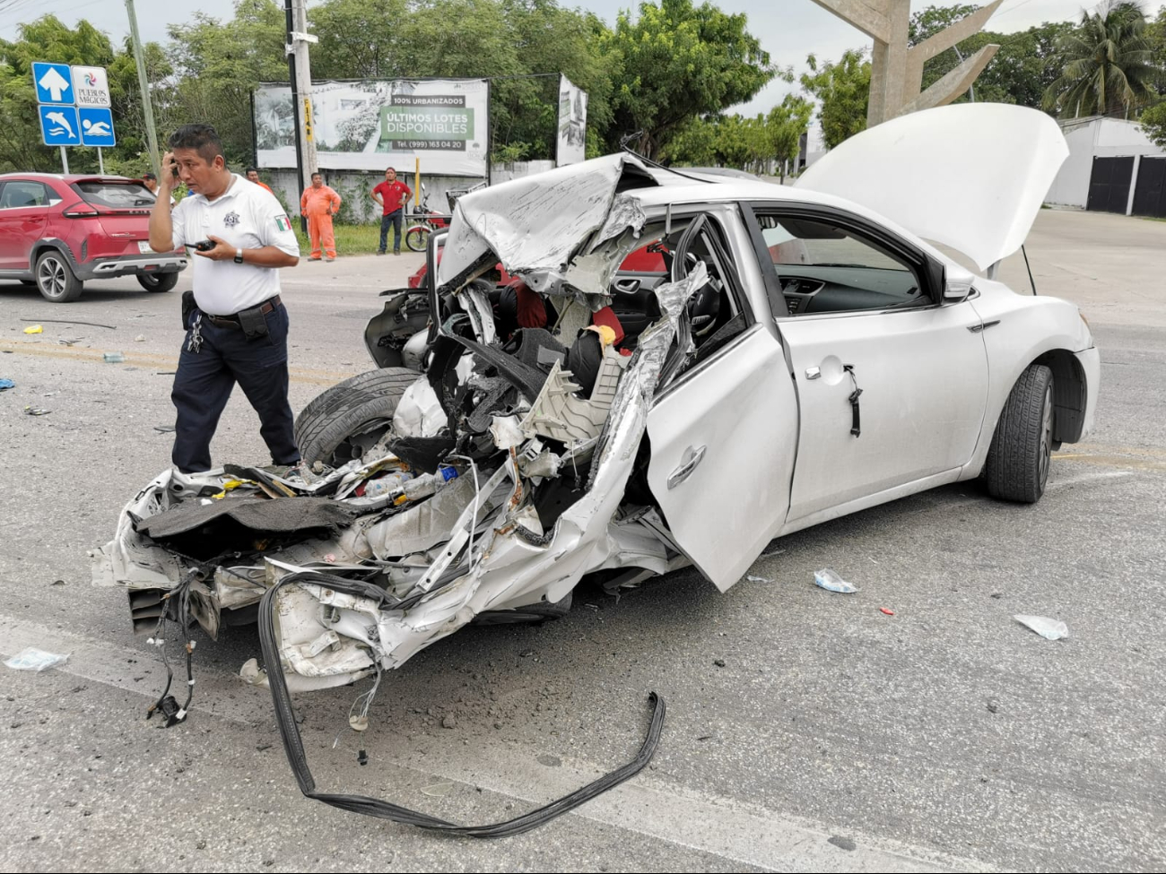 El vehículo terminó totalmente destruido