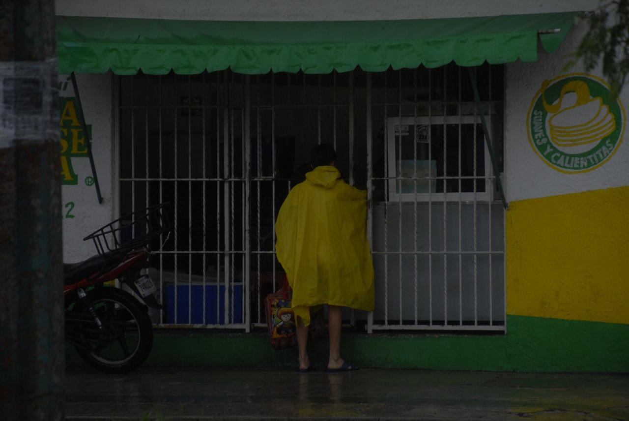 Registran zona de baja presión en el mar Caribe; probabilidad de lluvias en Quintana Roo