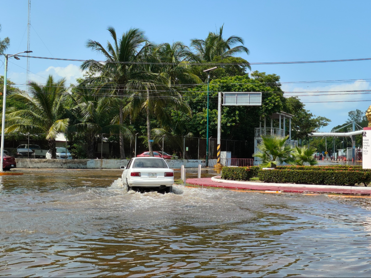 Ciudad del Carmen bajo el agua: Inundaciones continúan por tercer día