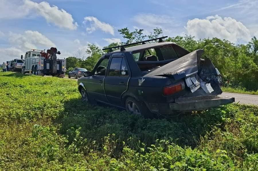 El Tsuru redujo la velocidad por el primer accidente, pero fue impactado por un camión