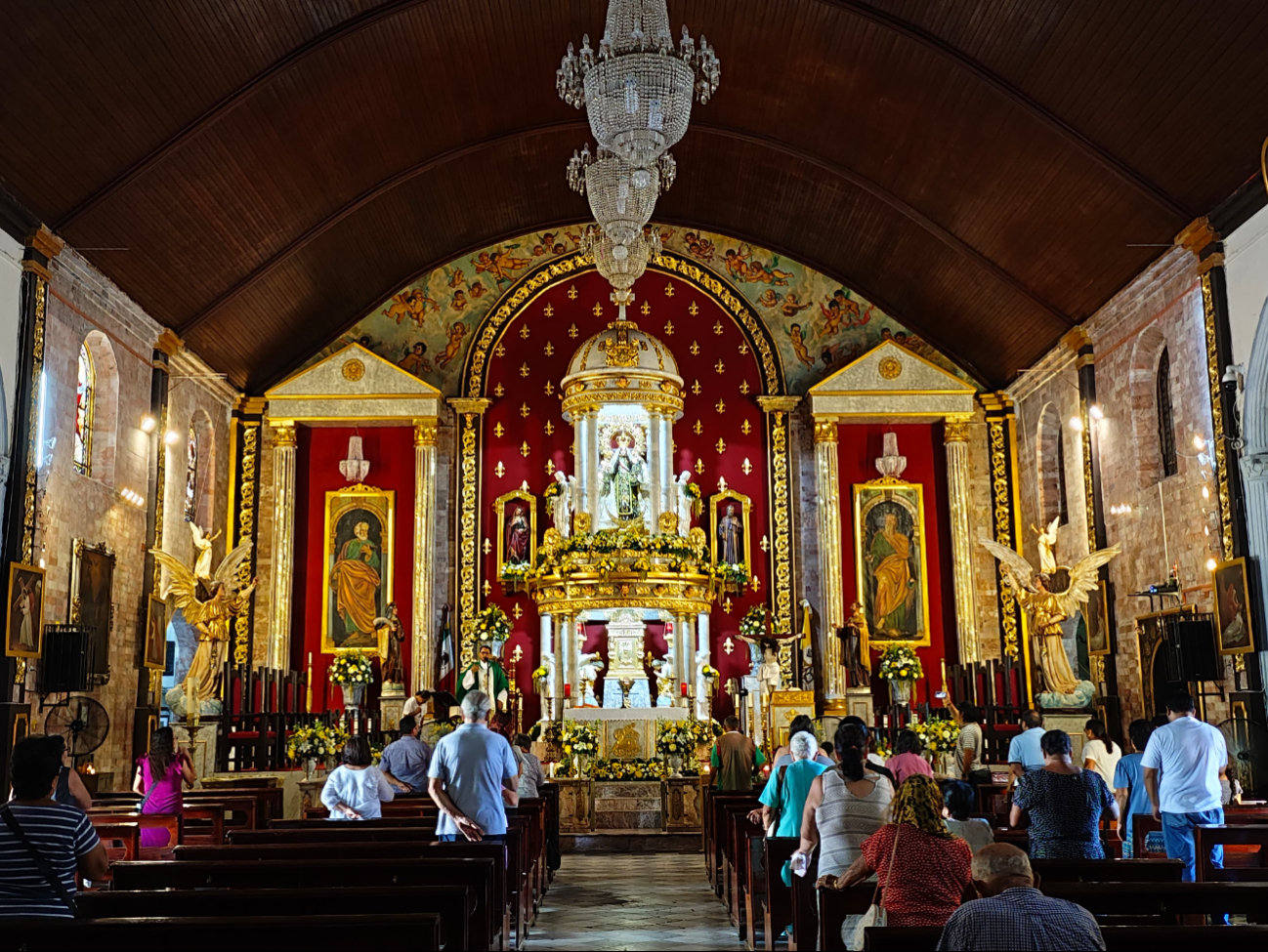 INAH podría declarar Patrimonio Cultural el altar de la Virgen del Carmen