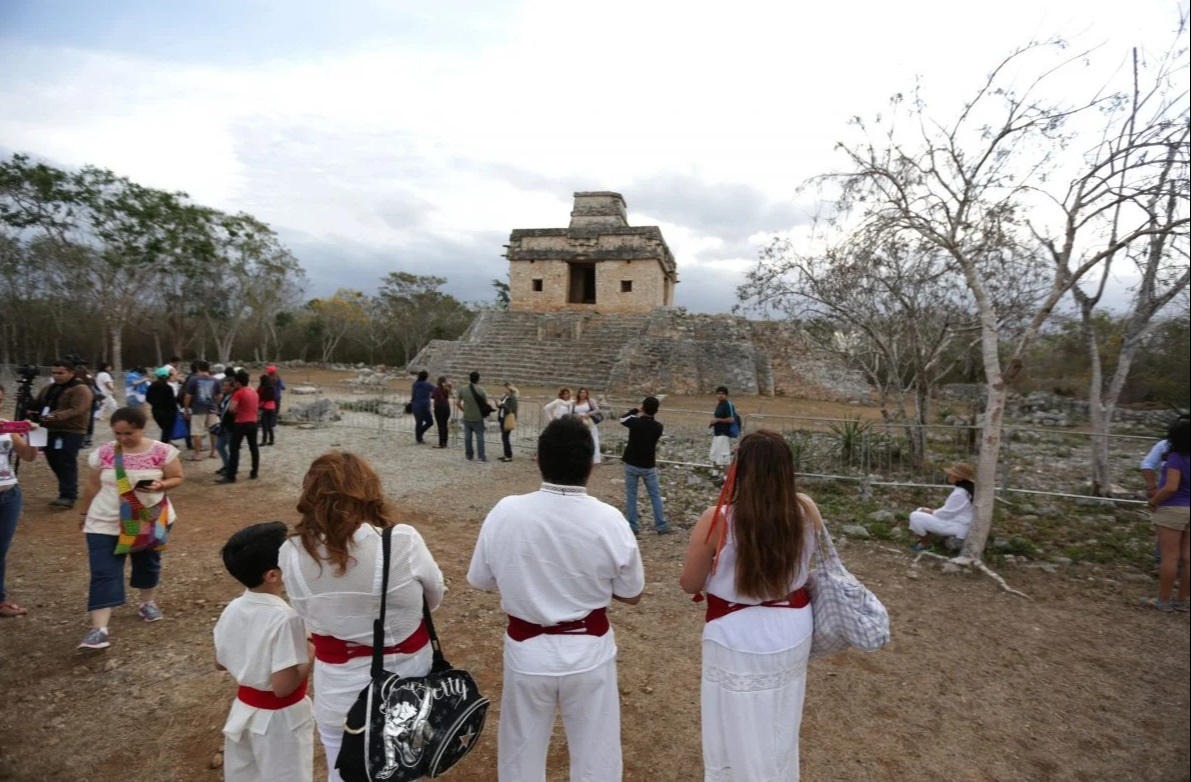 En Dzibilchaltún, Kin entrará por el templo de las Siete Muñecas