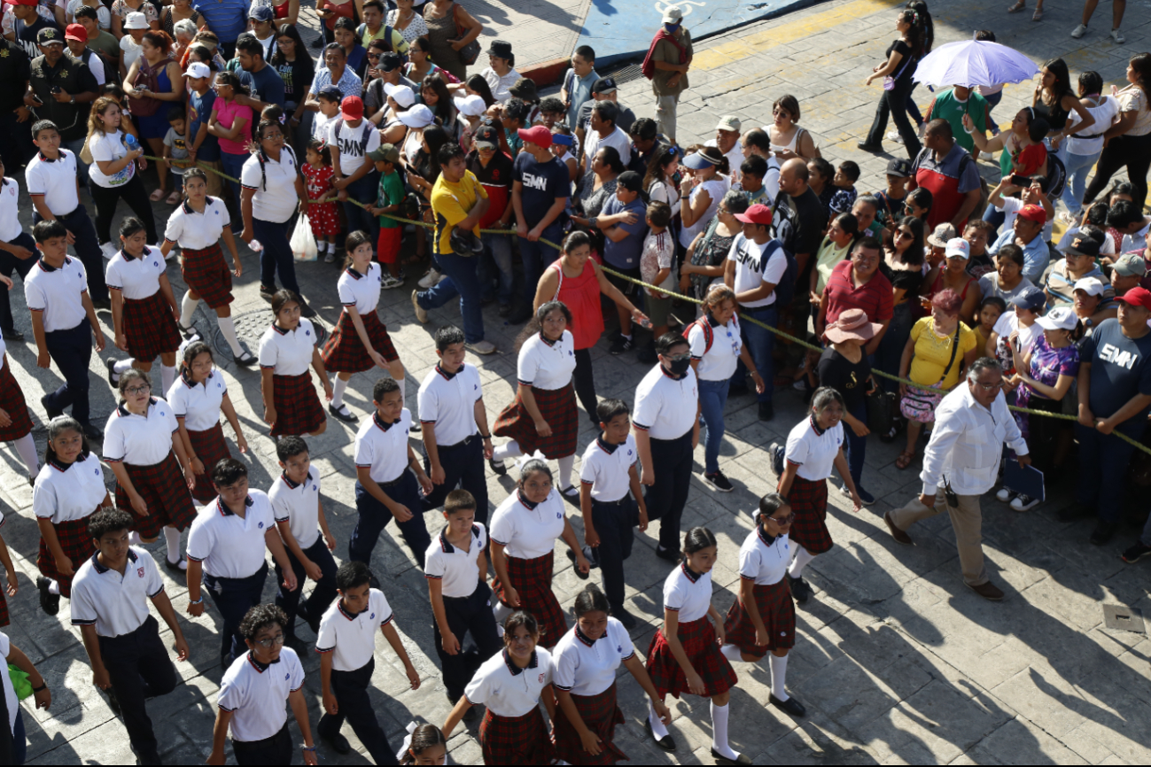 Participarán casi 2 mil 900 estudiantes y reconocerán a contingente, banda de guerra y escolta