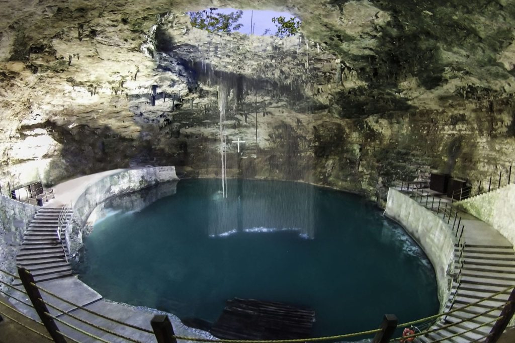 El Cenote Hubiku se encuentra en el poblado de Temozón