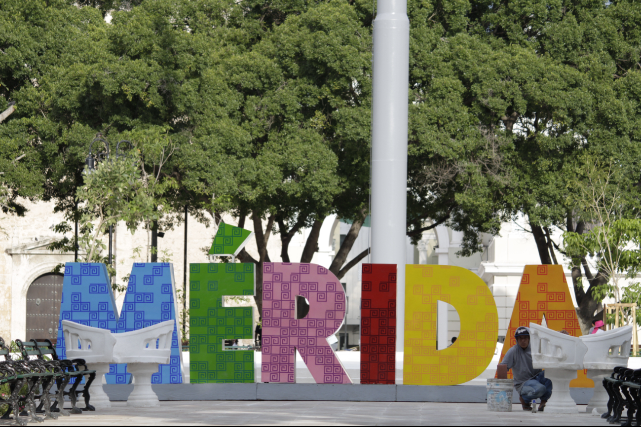 Las letras turísticas en la Plaza Grande de Mérida ya se encuentran en su sitio