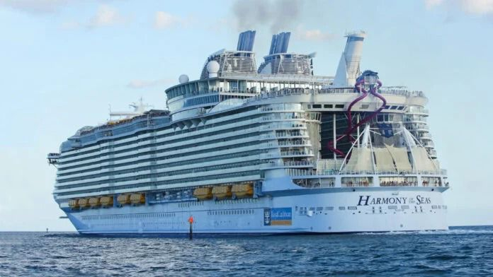 Niño pierde la vida al caer del piso 14 del crucero 'Harmony of the Seas' con dirección a Cozumel