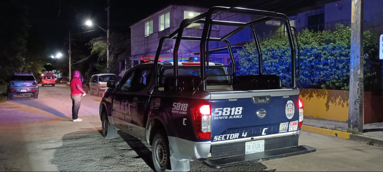 Agentes policiacos arribaron al domicilio en Cancún