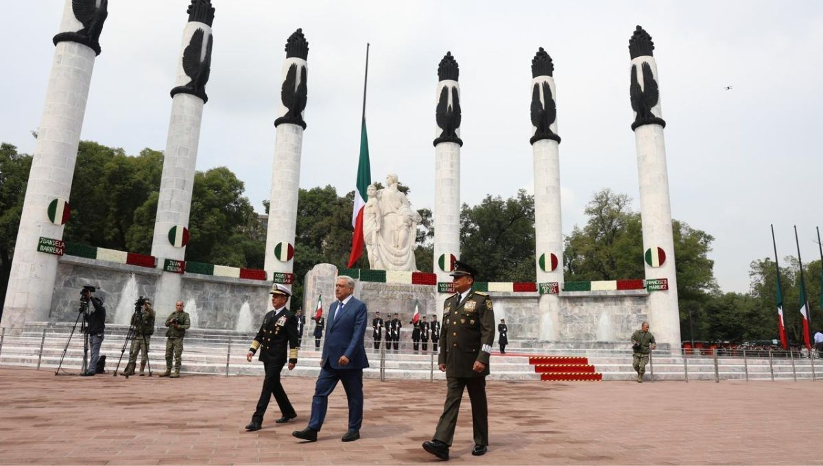 Andrés Manuel López Obrador al encabezar la ceremonia por el Día de los Niños Héroes