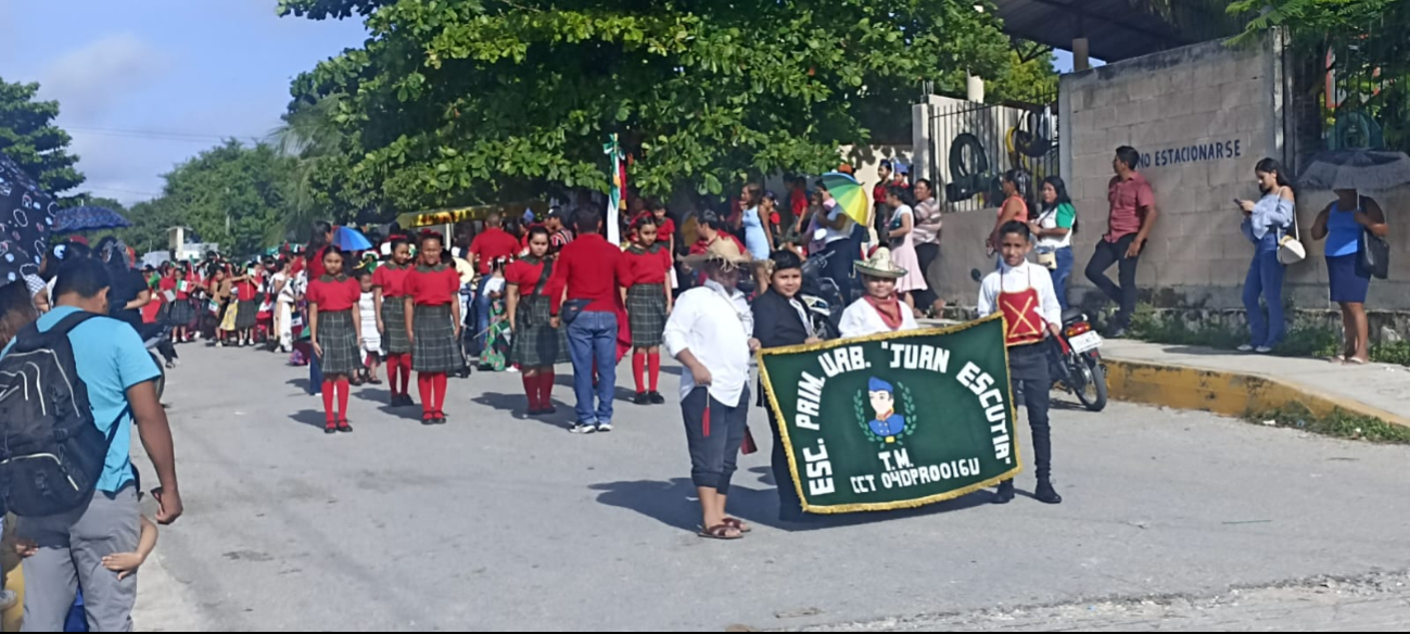 Desfilaron por calles del municipio