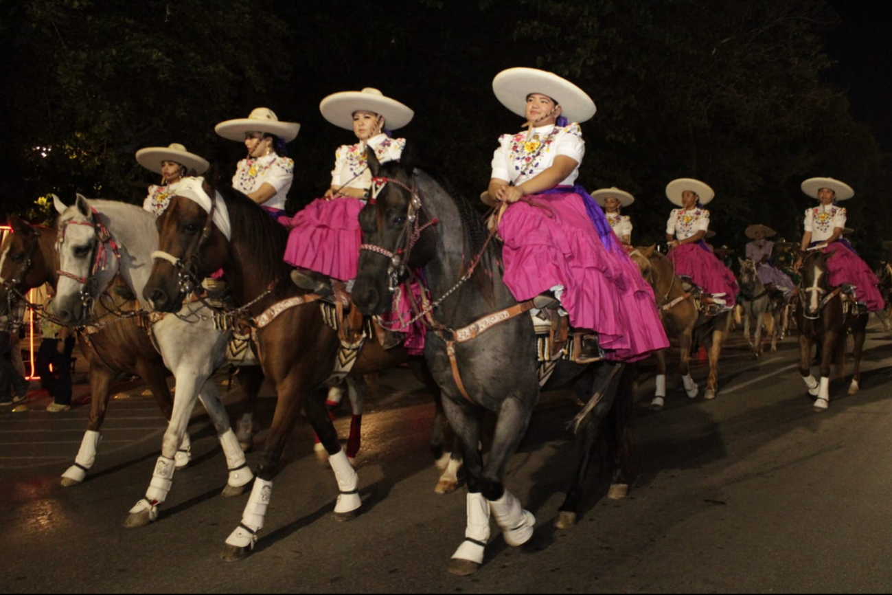 Celebran Día Nacional del Charro con cabalgata en Paseo de Montejo / Marco Sánchez Solís