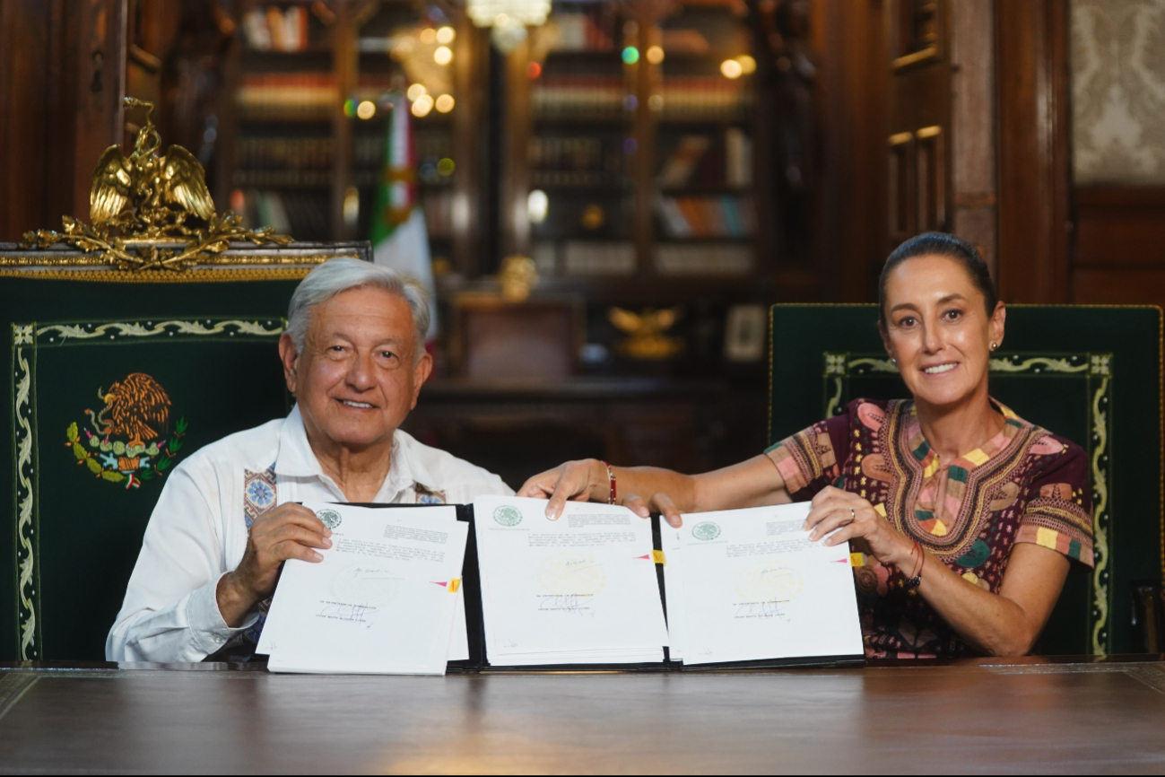 AMLO y Claudia Sheinbaum firman el decreto de la Reforma Constitucional al Poder Judicial (VIDEO)