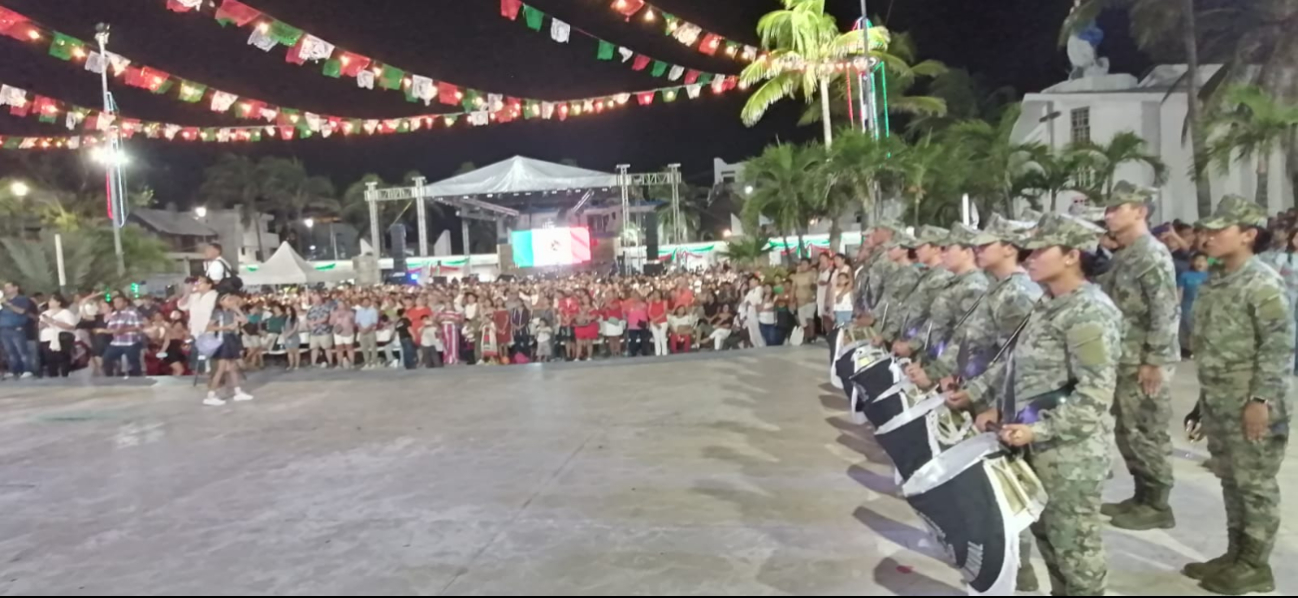 Así fue el Grito de Independencia en Isla Mujeres (FOTOS)