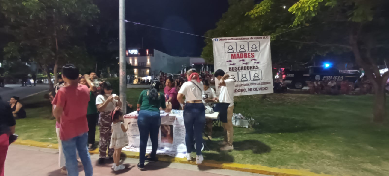 Madres Buscadoras de Quintana Roo aprovechan aglomeración para recaudar fondos