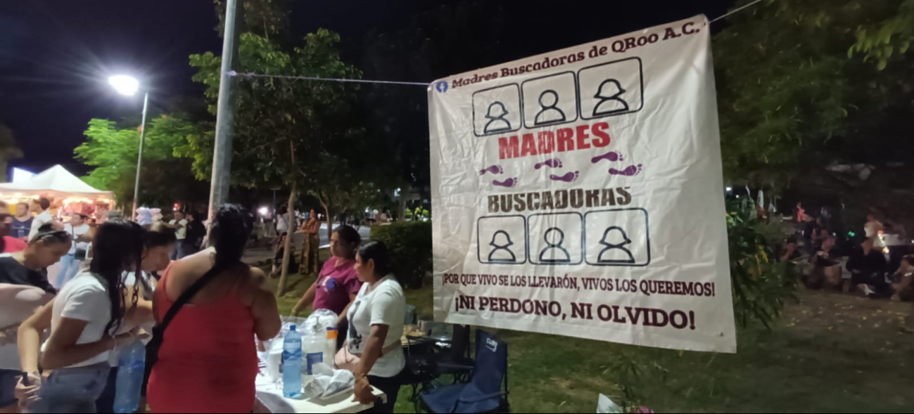 Madres Buscadoras de Quintana Roo aprovechan aglomeración para recaudar fondos