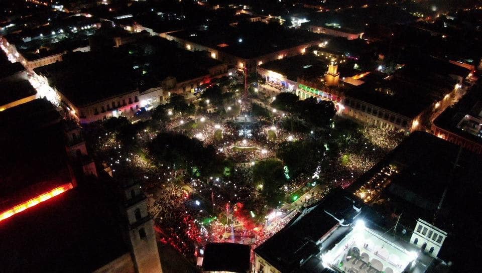 Cientos de personas asistieron al Grito de Independencia en Mérida