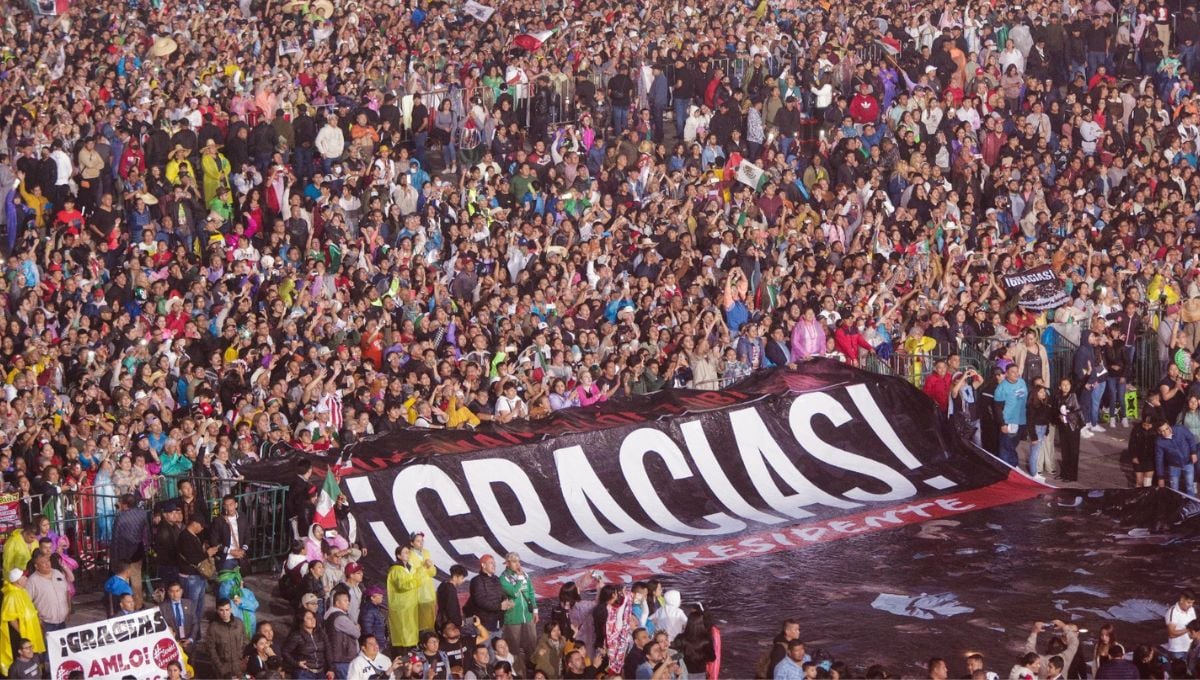 Desde la plancha del Zócalo se dejaron ver muestras de cariño hacia el Presidente de la República