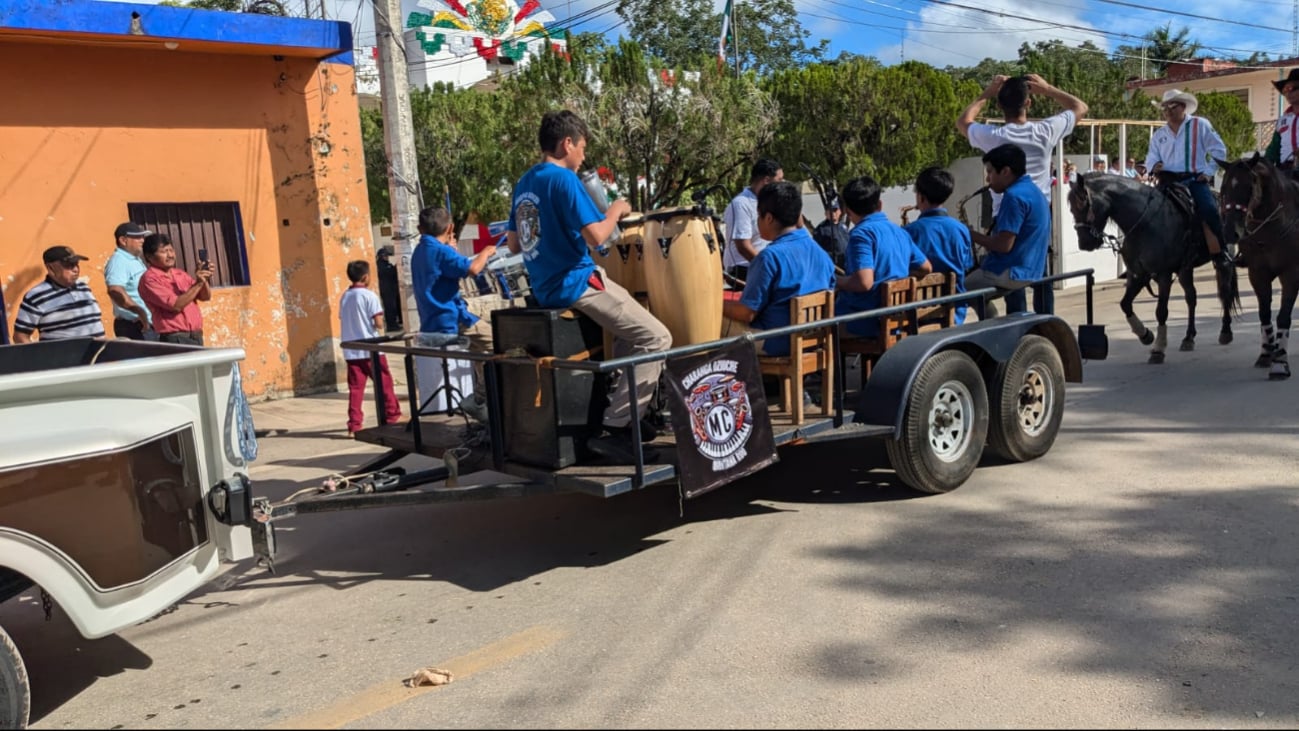 La ceremonia cívica comenzó muy temprano en la mañana