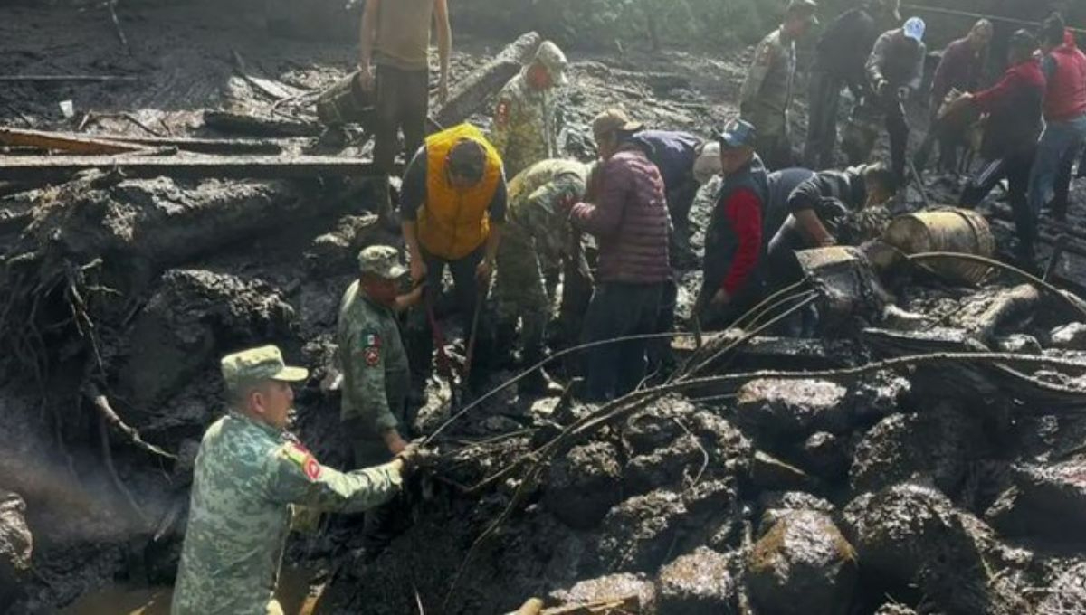 Los equipos de rescate siguen buscando a seis personas atrapadas bajo los escombros