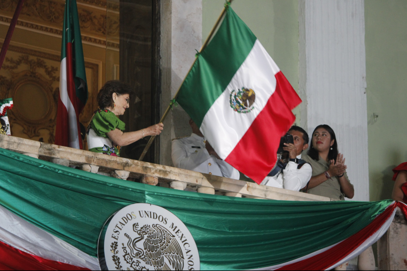 María Fritz Sierra da el Grito de Independencia en Yucatán; así fue el momento (VIDEO)