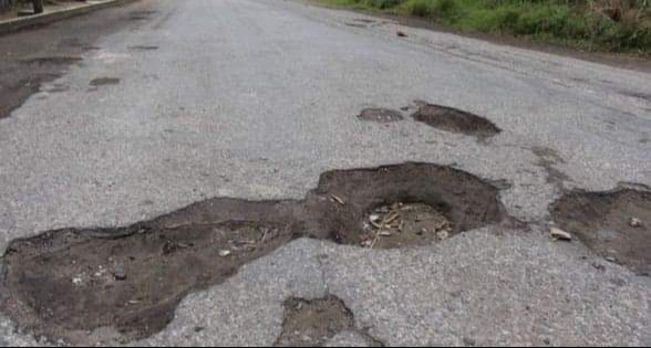   Viajeros de Atasta y Carmen se juegan la vida ante pésimas carreteras       